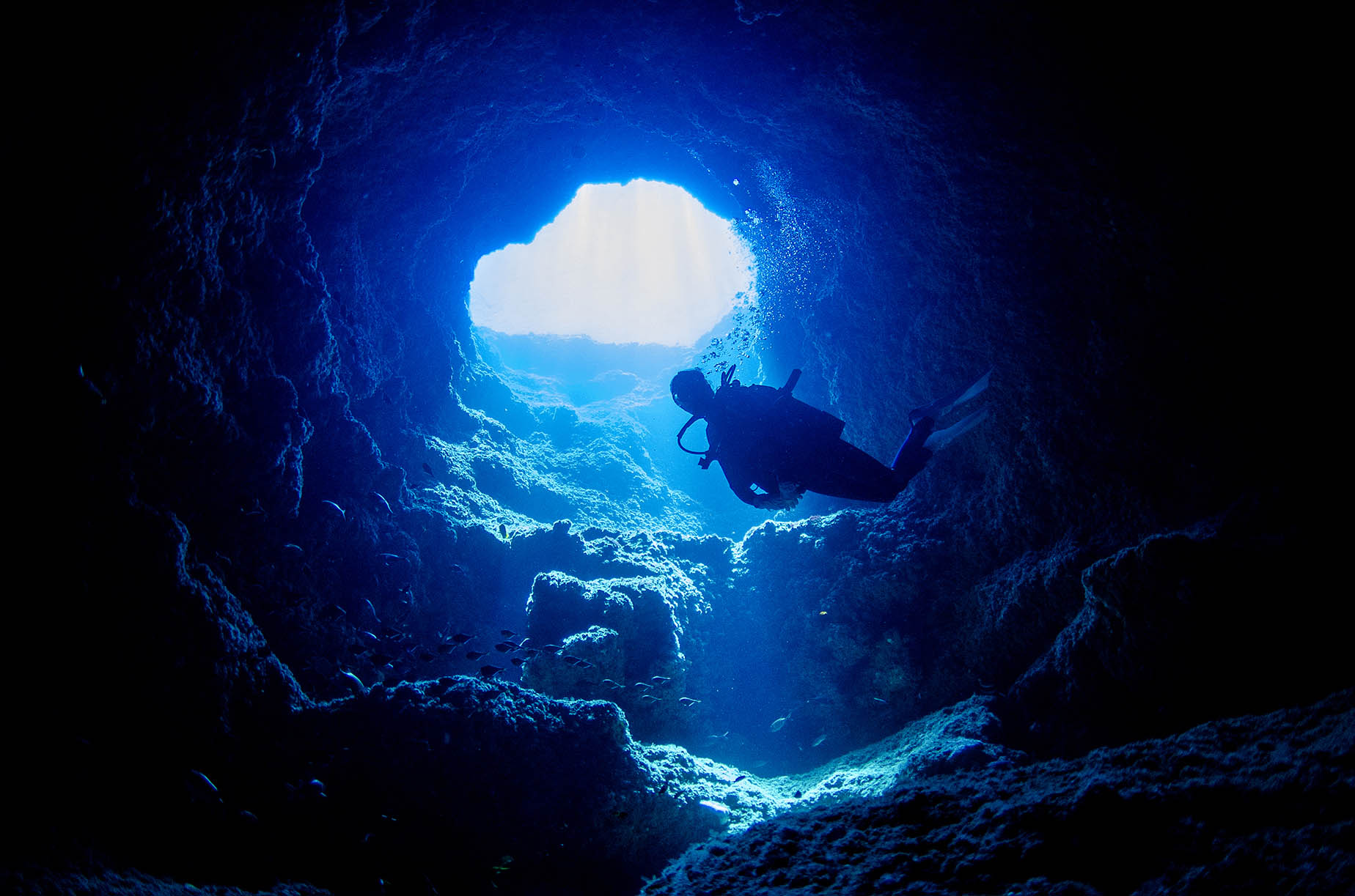 ie island cave diving