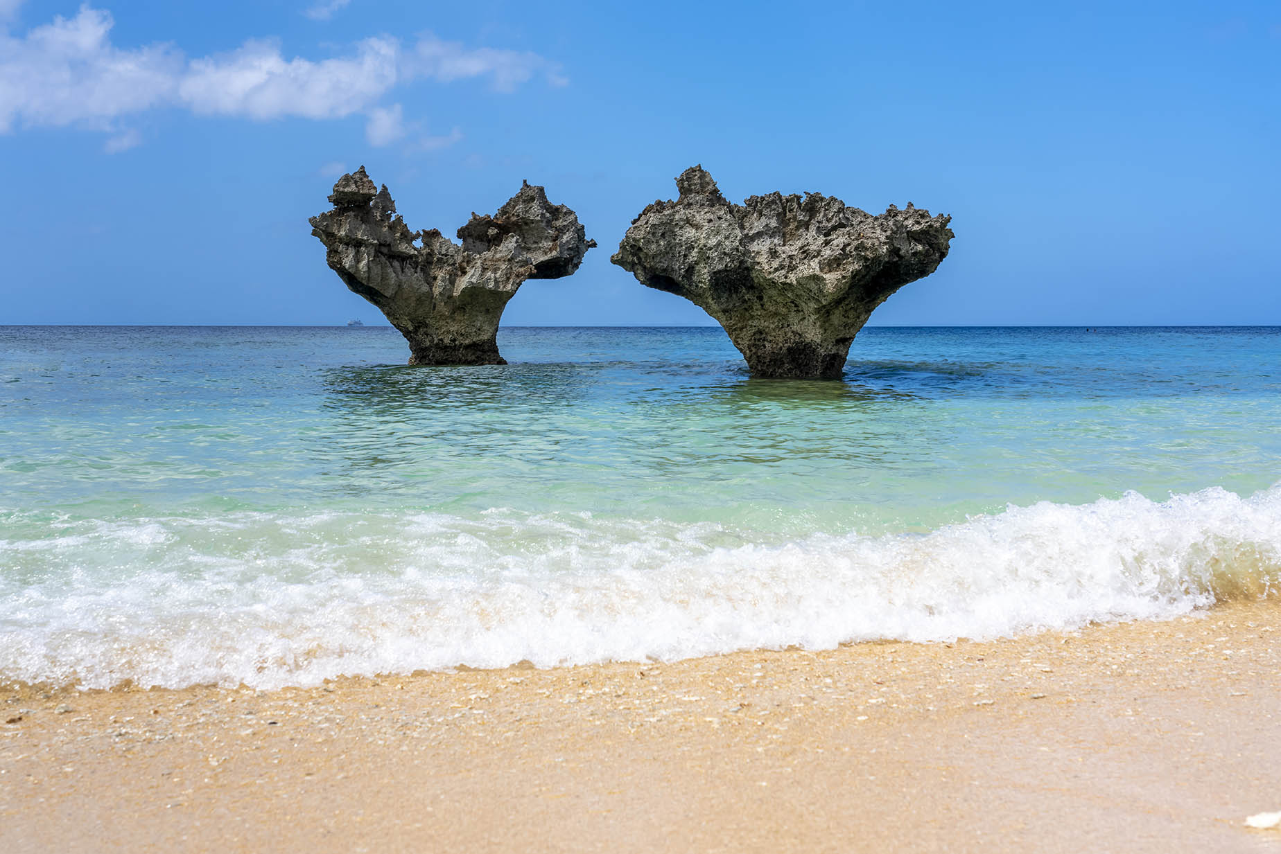 kouri island tinu beach