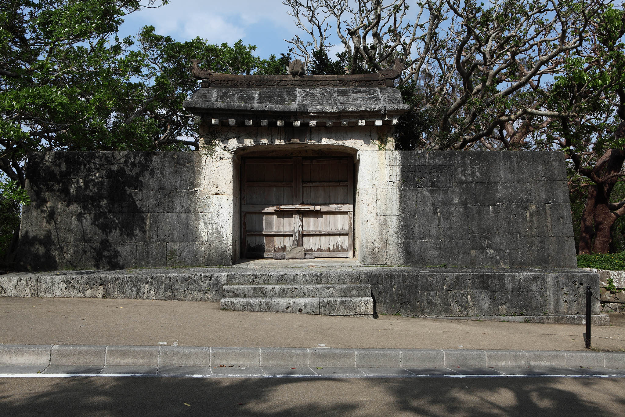 sonohyan utaki ishimon gate