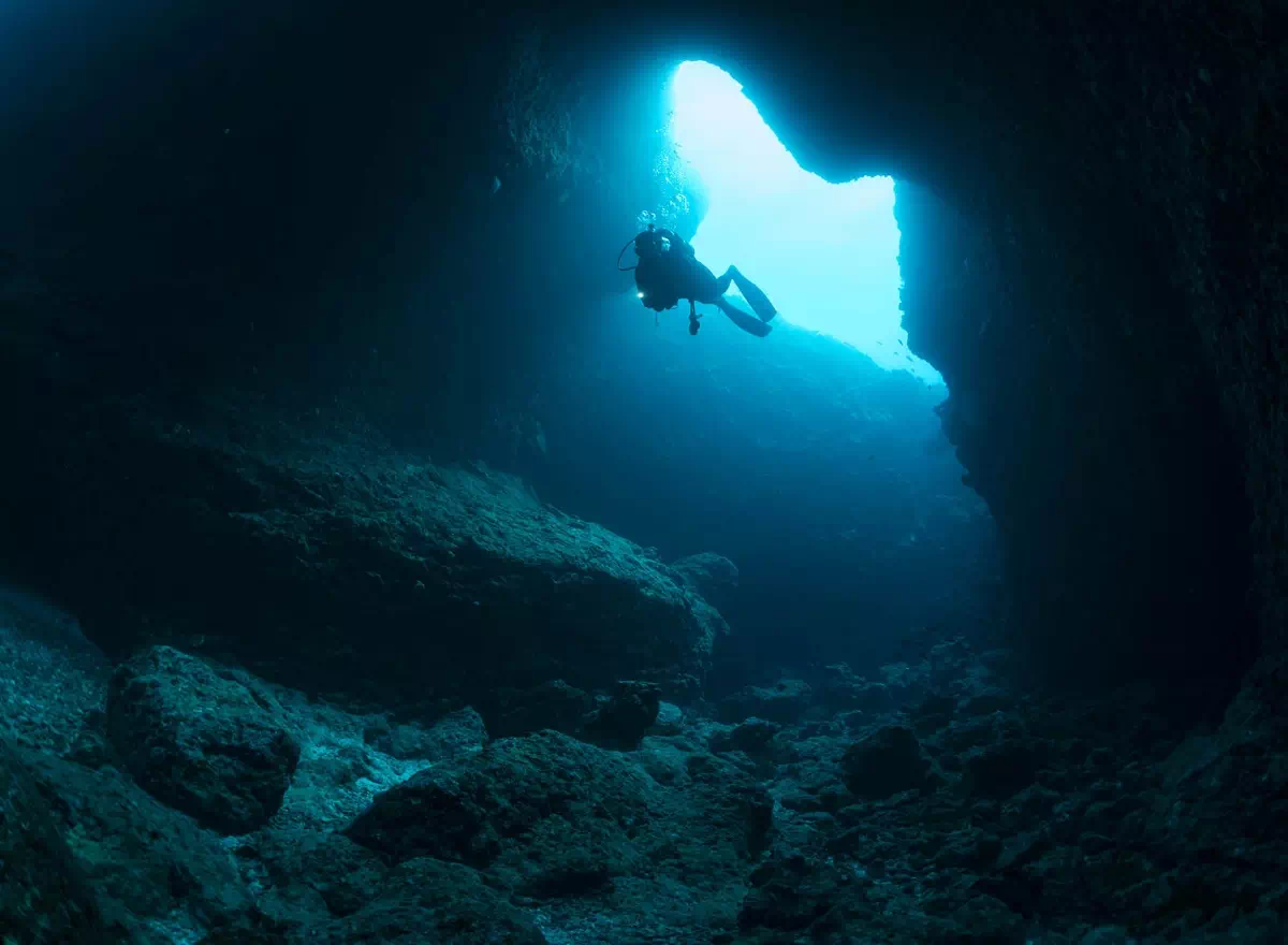 miyako island cave diving