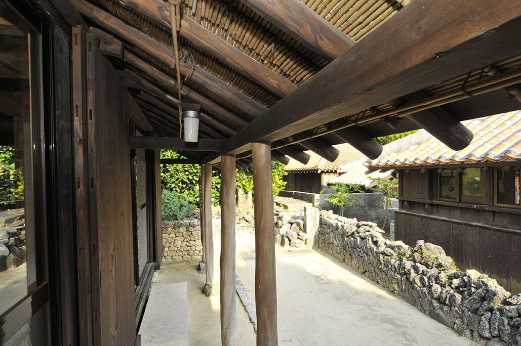 雨端屋簷