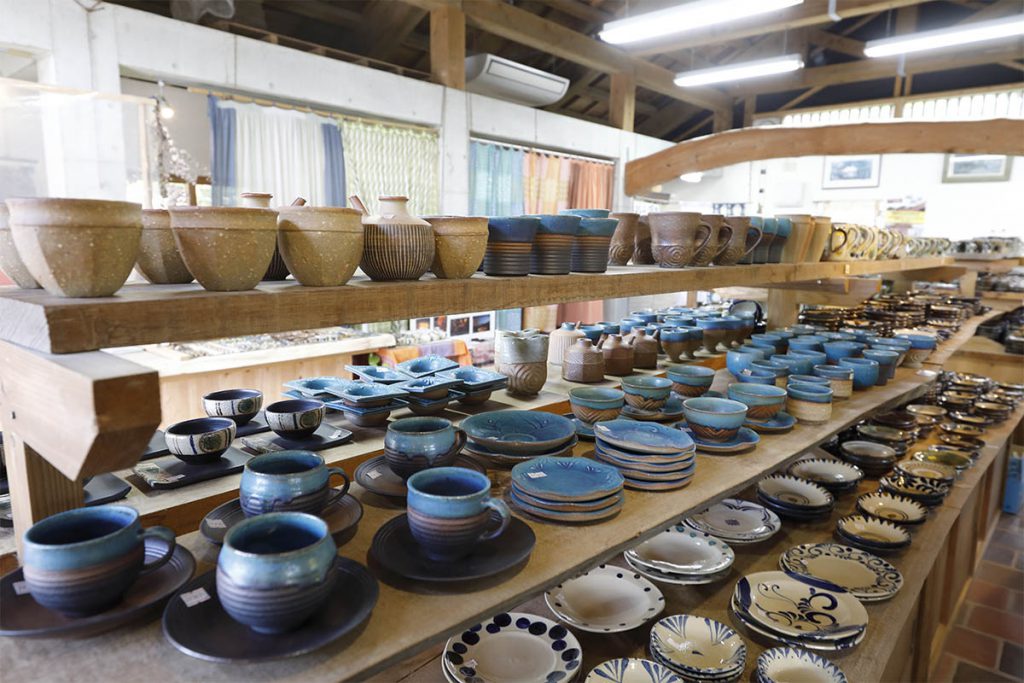 okinawan traditional pottery