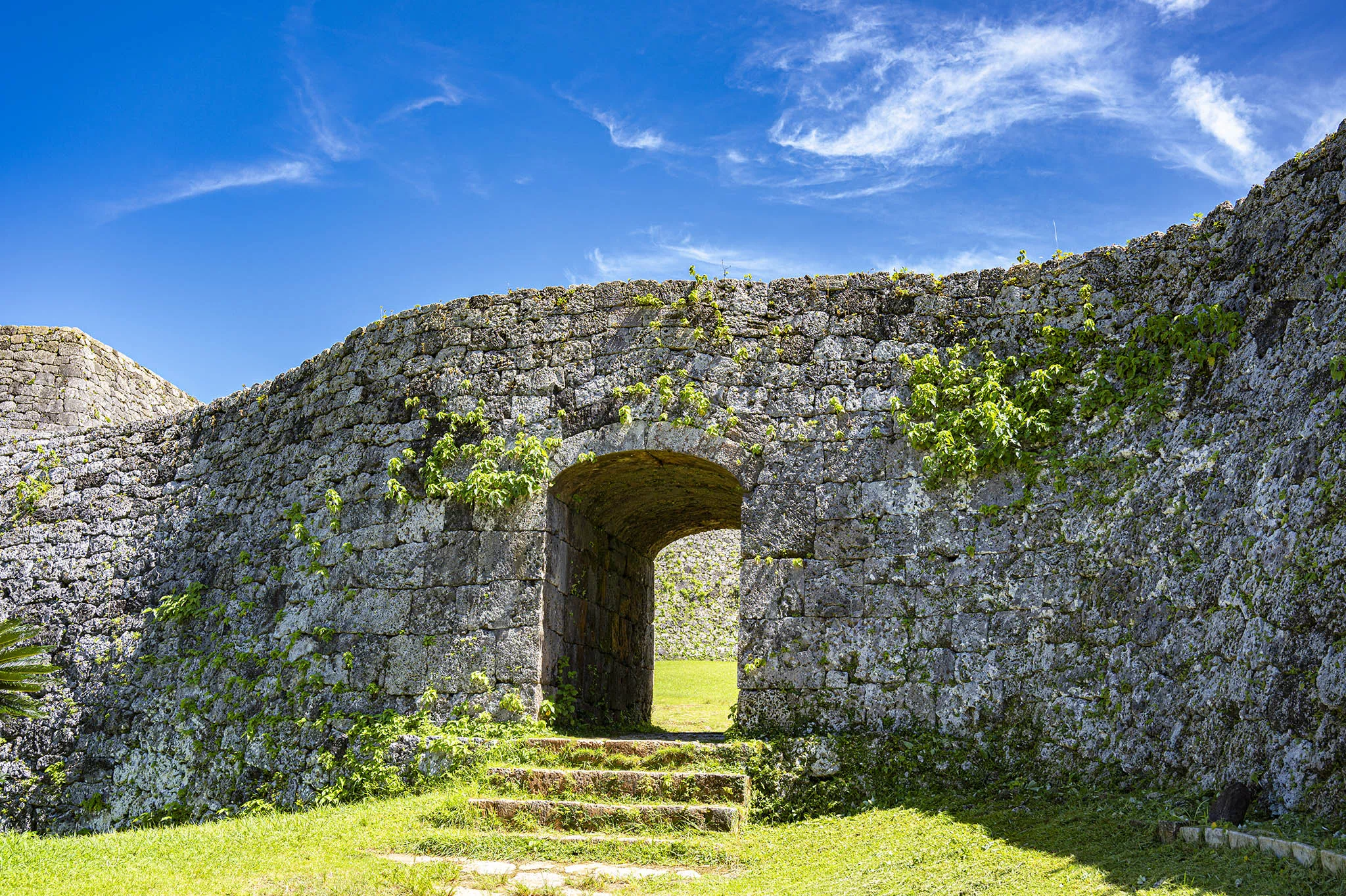 洋楽 DA RUINS Zakimi-jo Site (Zakimi Castle Ruins) | VISIT OKINAWA JAPAN