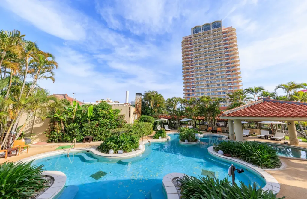 THE BEACHTOWER OKINAWA