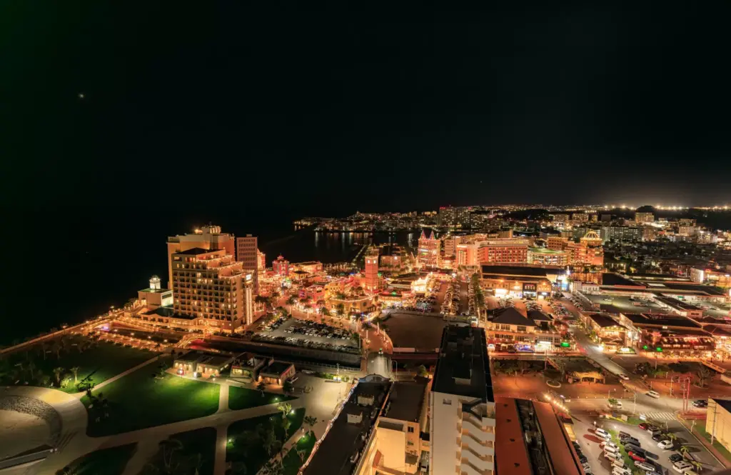 THE BEACHTOWER OKINAWA
