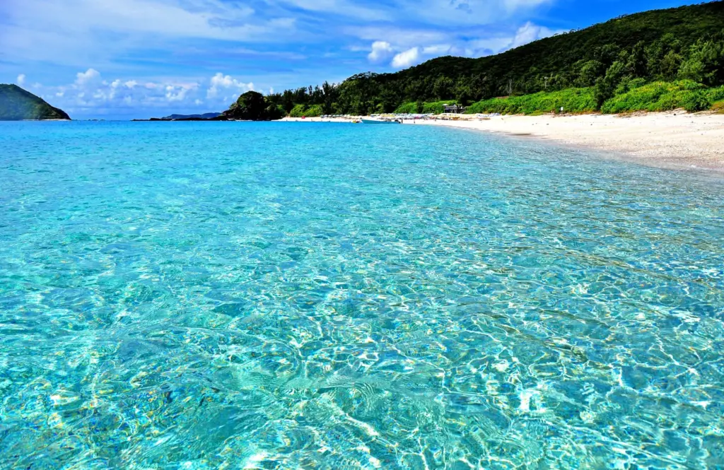 Furuzamami Beach