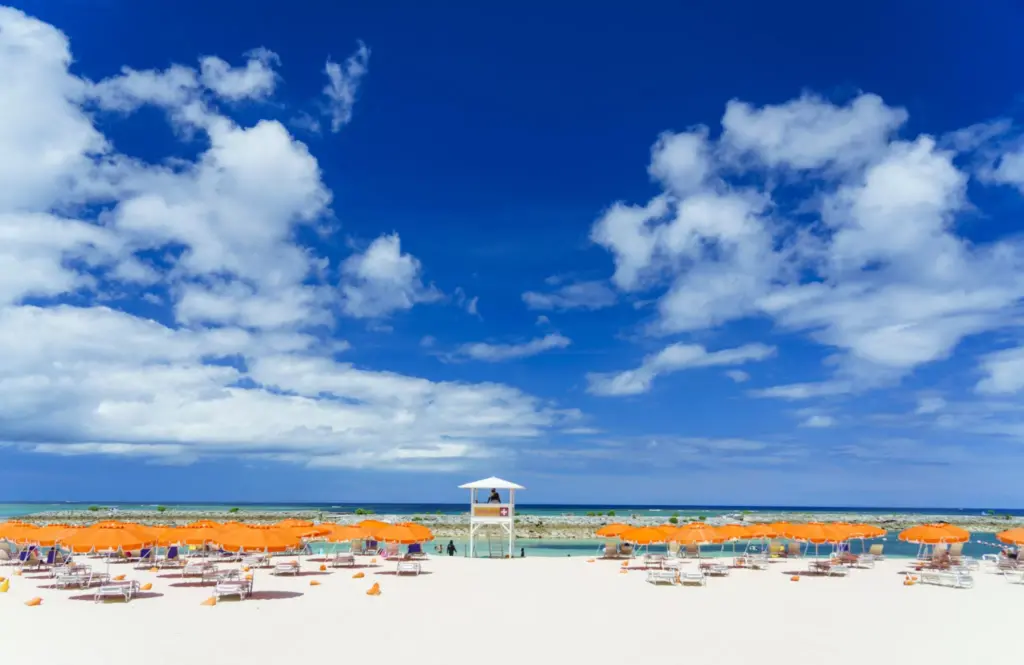 Sunmarina Beach
