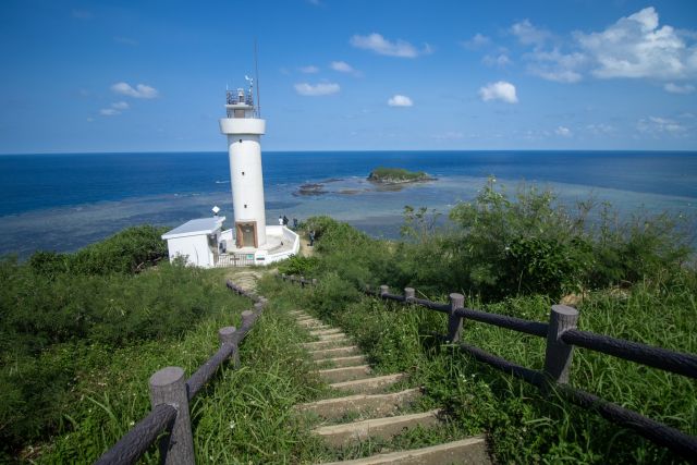 If you want to see the coral reefs that surround Ishigaki Island up close, don't miss a visit to the Hirakubosaki Lighthouse!

This pristine white lighthouse stands at the end of a Japanese Black cattle grazing area at the northernmost tip of Ishigaki Island. Take in the beathtaking scenery of the immaculate blue sea🌊 with coral reefs extending out into the endless sky in one frame.

#japan #okinawa #visitokinawa #okinawajapan #discoverjapan #japantravel #okinawascenery #okinawalighthouse #okinawacoralreefs #okinawabeautifulscenery