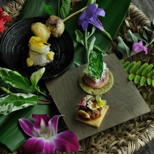 Every dish carries the memories and beauty of Ryukyu—a journey that lets you taste the soul of Okinawa🍽️✨

📍 Ryukyu Gastronomia — Bellezza, HOSHINOYA Okinawa

At Ryukyu Gastronomia — Bellezza within HOSHINOYA Okinawa, fine dining meets Ryukyu heritage. Court cuisine from the Ryukyu Kingdom is reimagined with local ingredients and ancient seasoning methods, creating flavors that connect past and present. 

From handcrafted ceramics to refined plating, every detail reflects the island’s timeless artistry. Through food, you’ll taste not only flavor, but the spirit of Okinawa itself.

What’s your most memorable Okinawan dish? Let us know!🌸👇

#Okinawa #Okinawaprefecture #Visitokinawa #Visitokinawajapan #Beokinawa #Exploreokinawa #Discoverokinawa #Okinawasggo #Okinawafood #Localfood #Japanlocalfood #Okinawalocalfood #Foodlover #Cuisinelover #Okinawacuisine #Historicalfood #Foodie #Japanfoodie #Okinawafoodie #Foodtravel #Ryukyucuisine #Foodlovers #Localflavors #GastronomyJapan #GastronomyTravel #LuxuryTravelJapan #HoshinoResort #sustainabletourism #GourmetExperience