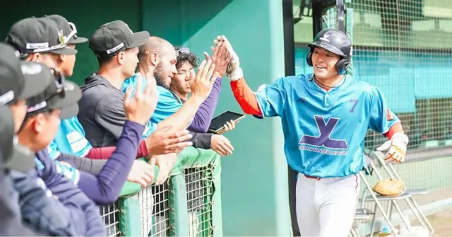 ＼至 12/18（四）活動開跑中！／
這次給大家介紹在沖繩本島中北部（沖繩市／嘉手納町）舉辦的
「Japan Winter League 2025」⚾❄️

👇更多沖繩縣體育觀光資訊請看這裡👇
@sports.islands.okinawa 

今年邁入第 4 屆的「Japan Winter League」，
以創立初衷 「為未被看見的地方帶來光芒」 為理念，
集結日本與海外選手，展開熱血激戰的夢幻冬季聯盟⚾🔥
Advance在Koza信金球場 舉行，Tryout 則在 嘉手納町球場 進行！
另外，12/6（六）在Koza信金球場，12/13（六） 在嘉手納町球場也會舉辦活動唷🎵
會場裡有小朋友能參加的體驗活動，還有美味的餐車進駐！

" Bringing light to the darkest places "
一起為這個冬天努力追逐光芒的選手們加油吧✨
✼••┈┈┈┈┈┈┈┈┈┈••✼••┈┈┈┈┈┈┈┈┈┈••✼
📅 2025/11/22（六） ～ 2025/12/18（四）
📍 Koza信金球場（Advance）
　 嘉手納町球場（Tryout）
💰 免費入場
🎉 12/6（六）・12/13（六） 有特別活動唷！
　※免費入場・有餐車
・12/6（六）：全壘打大賽 & 表演賽 in Koza信金球場
　（日本 vs 海外NPB 選手會參加喔！）
・12/13（六）：全壘打大賽 & 表演賽 in 嘉手納
✼••┈┈┈┈┈┈┈┈┈┈••✼••┈┈┈┈┈┈┈┈┈┈••✼
※比賽日程、出場選手等詳細資訊
請查詢官方Instagram @japanwinterleague_eng 

如果你想來觀賽，歡迎 Repost 來告訴我們！💚
#ジャパンウィンターリーグ #JAPANWINTERLEAGUE #JWL #沖繩 #沖繩市 #コザ #Koza #嘉手納町 #コザしんきんスタジアム #Koza信金球場 #嘉手納町球場 #野球 #棒球 #棒球比賽 #棒球觀戰 #enjoybaseball #スポーツアイランド沖縄 #sportsislandsokinawa