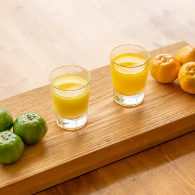 After exploring Ogimi’s coastal heritage, it’s time to discover the citrus at the heart of its local food culture 🍊

📍 Ogimi Shikuwasa Park

This hands-on park spotlights shikuwasa, one of Ogimi’s key agricultural products. Join a free English factory tour to learn about the citrus from harvest to processing, with tastings that highlight its distinct aroma, acidity, and flavor!

Don’t miss the seasonal tastings, monthly shikuwasa jams and condiments, and the park’s popular “Dream Tap” for unlimited shikuwasa juice! With a kids’ corner on site, it’s an easy stop for families too.

Let us know your take on shikuwasa—do you prefer it fresh, in juice, or as part of a dish?

#Okinawa #Okinawaprefecture #Visitokinawa #Visitokinawajapan #Beokinawa #Exploreokinawa #Discoverokinawa #Okinawasggo #Localvillage #Okinawalocalvillage  #Ogimivillage #Okinawavillage #Shikuwasa #Okinawauniquefoodculture #Okinawacitrus #Park #Kidsfriendlypark #Okinawapark #Tour #Factorytour #Parktour #Agriculture #Okinawaagriculture #Spotlight #Spotlighttravel #Localfoodculture #Okinawafoodculture #Foodculturejapan #Japanfoodculture