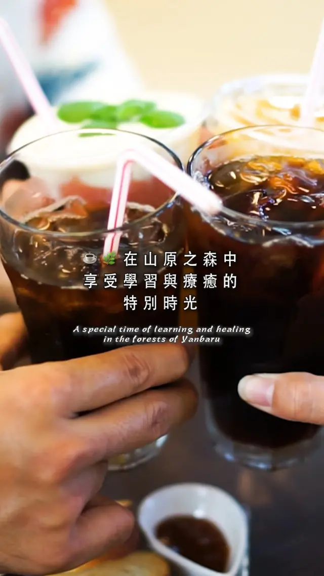 ☕在山原之森享受特別的咖啡體驗「又吉咖啡園」🌿
這是縣內少見、能從咖啡採收到烘焙都親身體驗的觀光農園☕️

園區內還能盡情體驗越野車與高空滑索！
入住全室海景＆附按摩浴缸的小木屋🛁
夜晚還能享受滿天星斗下的BBQ🍖

不論是咖啡控還是親子家庭，都能滿足的療癒之旅！

------------- 施設資訊 -------------
✅ 又吉コーヒー園（Matayoshi Coffee Farm）
@matayoshi_coffee 
沖縄県国頭郡東村字慶佐次718-28
MAP CODE: 485 377 645*55
--------------------------------------

#沖縄咖啡 #咖啡體驗 #美食推薦 #沖繩美食 #沖縄 #沖縄旅行 #沖繩自由行 #沖繩觀光 #VisitOkinawa #OkinawaTrip #Okinawa #Japan #Gourmets #OkinawaCoffee #CoffeeExperience #matayoshicoffeefarm #okinawalife #coffeemania #okinawacafe #okinawacoffee #又吉コーヒー園