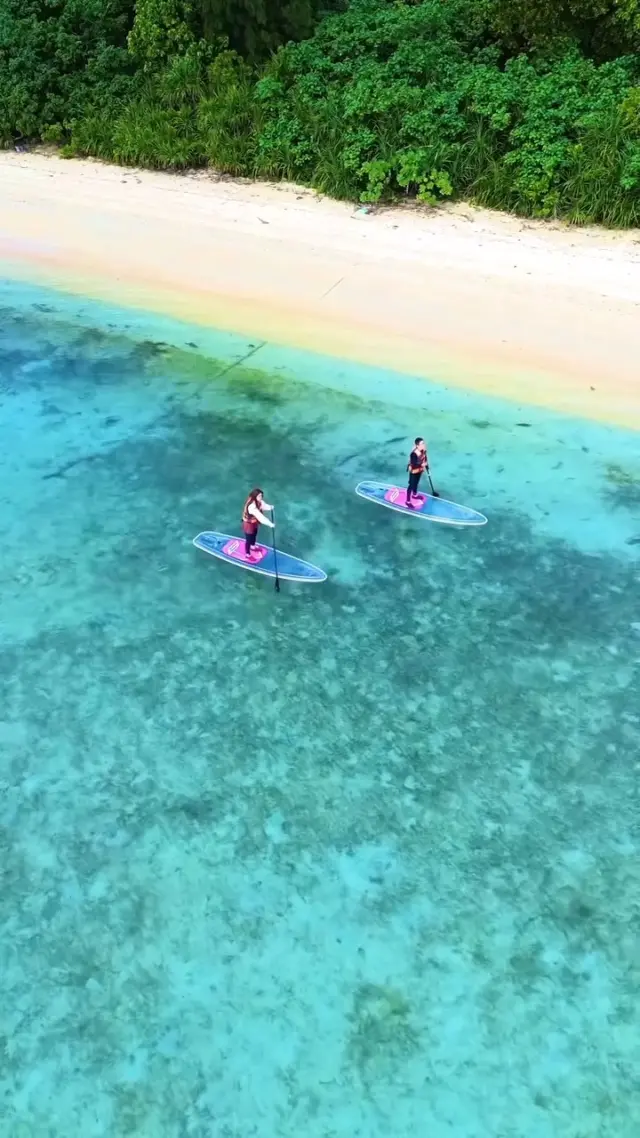 🤿3月的沖繩海洋，已經可以盡情享受了🌊✨
浮潛、SUP、玻璃船等春季海上活動陸續展開！人潮較少，是能舒適遊玩的隱藏好季節🐠

只要穿上防寒潛水衣，就不太需要擔心寒冷，還能盡情欣賞透明度極佳的大海💙
要不要一起去看看海底世界呢？🐚

@ishigaki.marumarin 謝謝你提供這麼棒的影片！

#熱帶海島 #浮潛 #沖繩景點 #沖繩美景 #沖繩景點推薦 #IG景點推薦 #沖縄 #沖縄旅行 #沖繩自由行 #沖繩觀光 #VisitOkinawa #OkinawaTrip #Okinawa #Japan #beachlove #snorkel