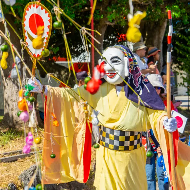 A celebration that welcomes islanders home😌🌺

📍 Hateruma Island, Yaeyama Islands

Every year during the lunar Obon season, Hateruma Island celebrates Mushaama, its largest traditional festival🌾 Held on the second day of Obon, the festival is a time to pray for a bountiful harvest, good health, and the safety of the island, while also paying tribute to ancestors.

Led by Mirukugami, the deity of abundance, Mushaama features colorful processions, bojutsu (staff martial arts), taiko drumming🥁, dances, and kyogen (classical comic theater)✨

For many islanders, it is also a special time to return home🏡 and celebrate together as one community.

💬 Would you like to witness Mushaama on Hateruma Island?

🌐 For more information: https://online.bunka.go.jp/heritages/detail/208800

#VisitOkinawa #Beokinawa #Okinawaculture #Okinawafestival #Festivallovers