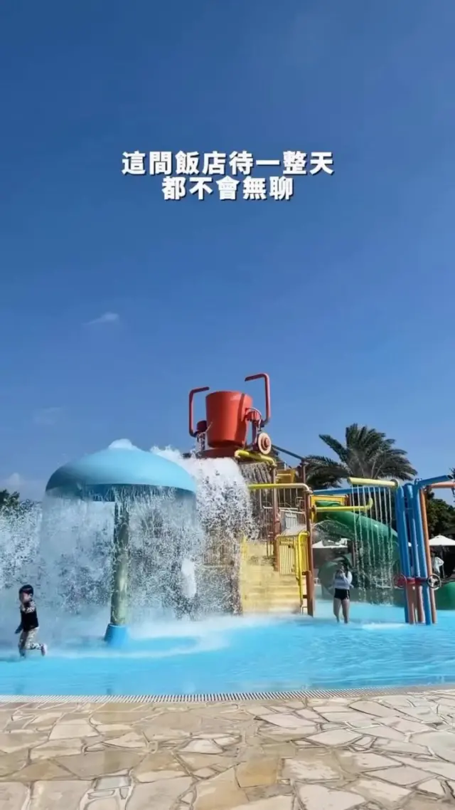 來石垣島也可以這樣玩：留一整天什麼都不排，解鎖最舒服的度假模式 🌴✨

來到石垣島，旅行的節奏不妨慢下來。不急著趕行程，找一間擁有私人海灘、豐富餐飲與水上設施的質感渡假村，光是在園區裡漫步、看海、享受美食，就能度過療癒滿分的假期 🌊🥂

不管是帶著家人享受安心的玩水時光，還是午後到海邊散步吹海風，學會把時間留白，找回生活步調，才是旅行最奢侈的享受 💙

📍 推薦住宿地點 ｜Fusaki Beach Resort Hotel 

想知道這座渡假村還有哪些隱藏亮點、或是詳細的設施與交通攻略嗎？歡迎直接到原貼文留言詢問，讓創作者親自跟你分享更多精彩細節吧！

💡 感謝創作者 @ivywoww 分享這麼棒的影片，帶大家解鎖石垣島的慢活渡假新視角 ❤️

#沖繩 #沖繩旅遊 #石垣島 #石垣島旅行 #沖繩度假